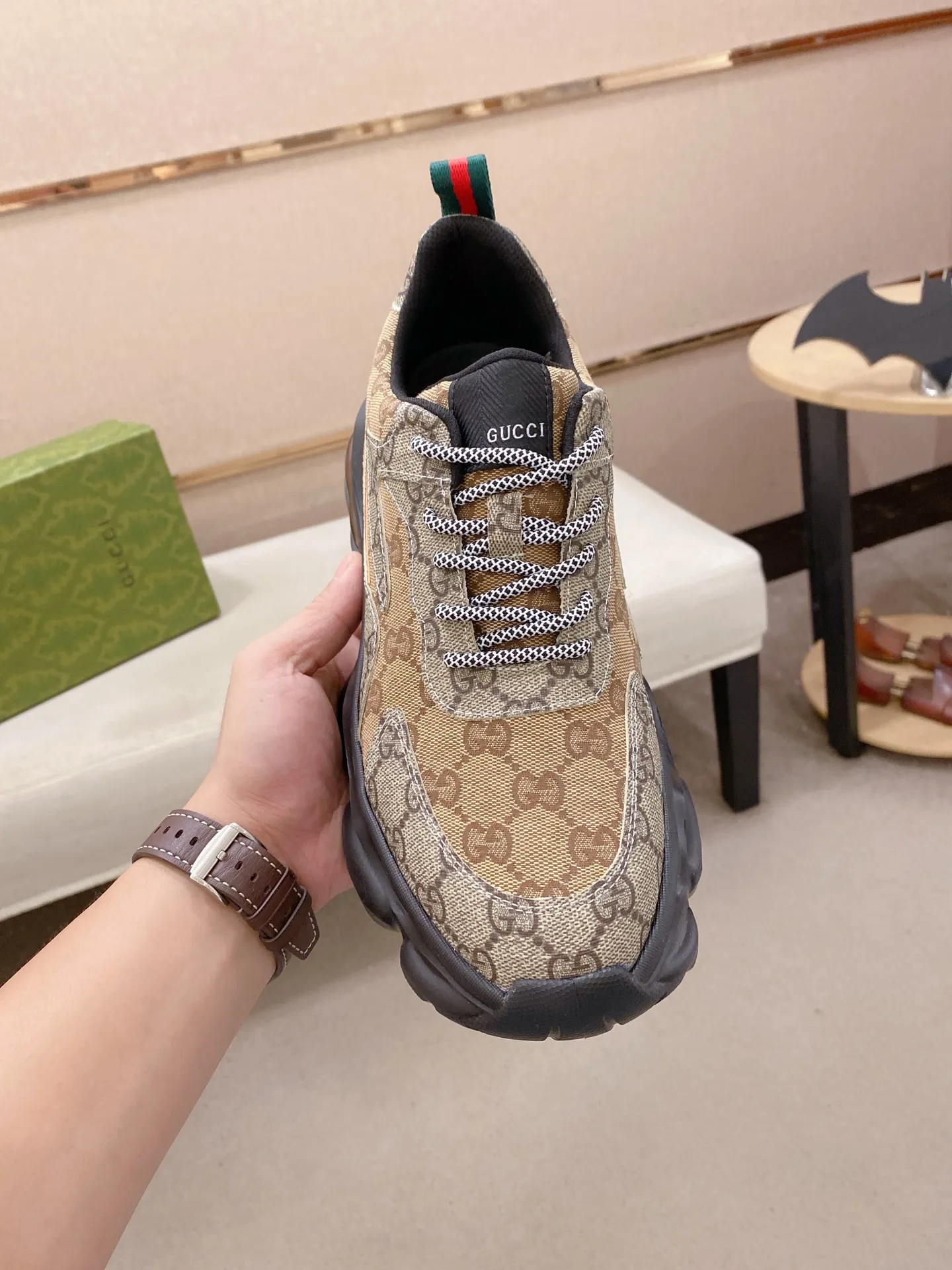 Men's clothing and shoes💰:462💰 (GUCCI) The latest model from the official website🎁🎁Casual and fashionable men's shoes👟, hot style💥The style is simple and elegant, exclusive for trendy men. Unique official website's latest brand elements👑original Gucci decoration, fashionable and generous, the fabric is original cowhide ✅sheepskin lining, the official website specifies wear-resistant casual outsole, the classic model is taken in kind at the counter🎬38-44 (can be customized for 45 non-refundable)